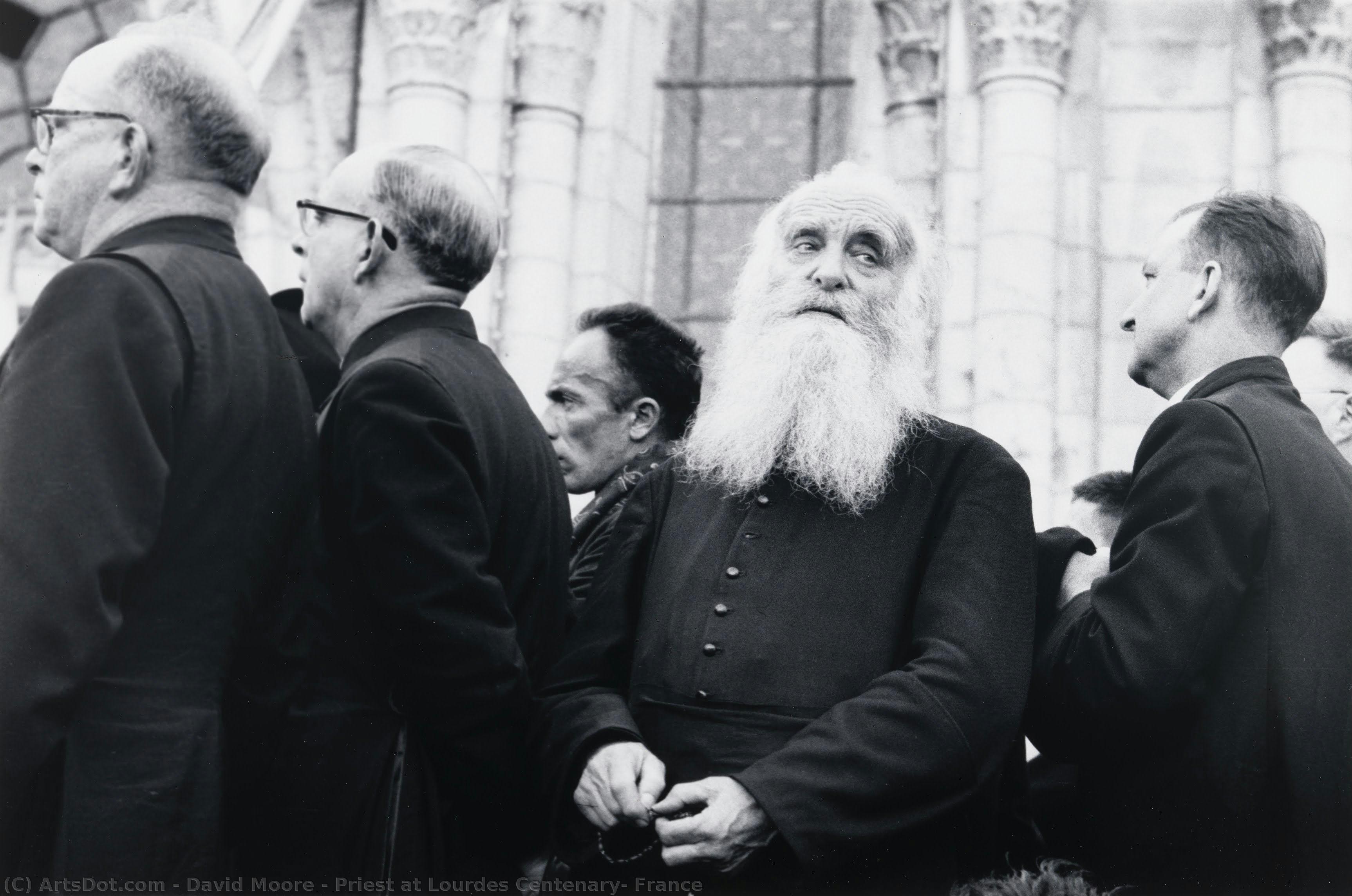 Priest At Lourdes Centenary, France — Дэвид Мур