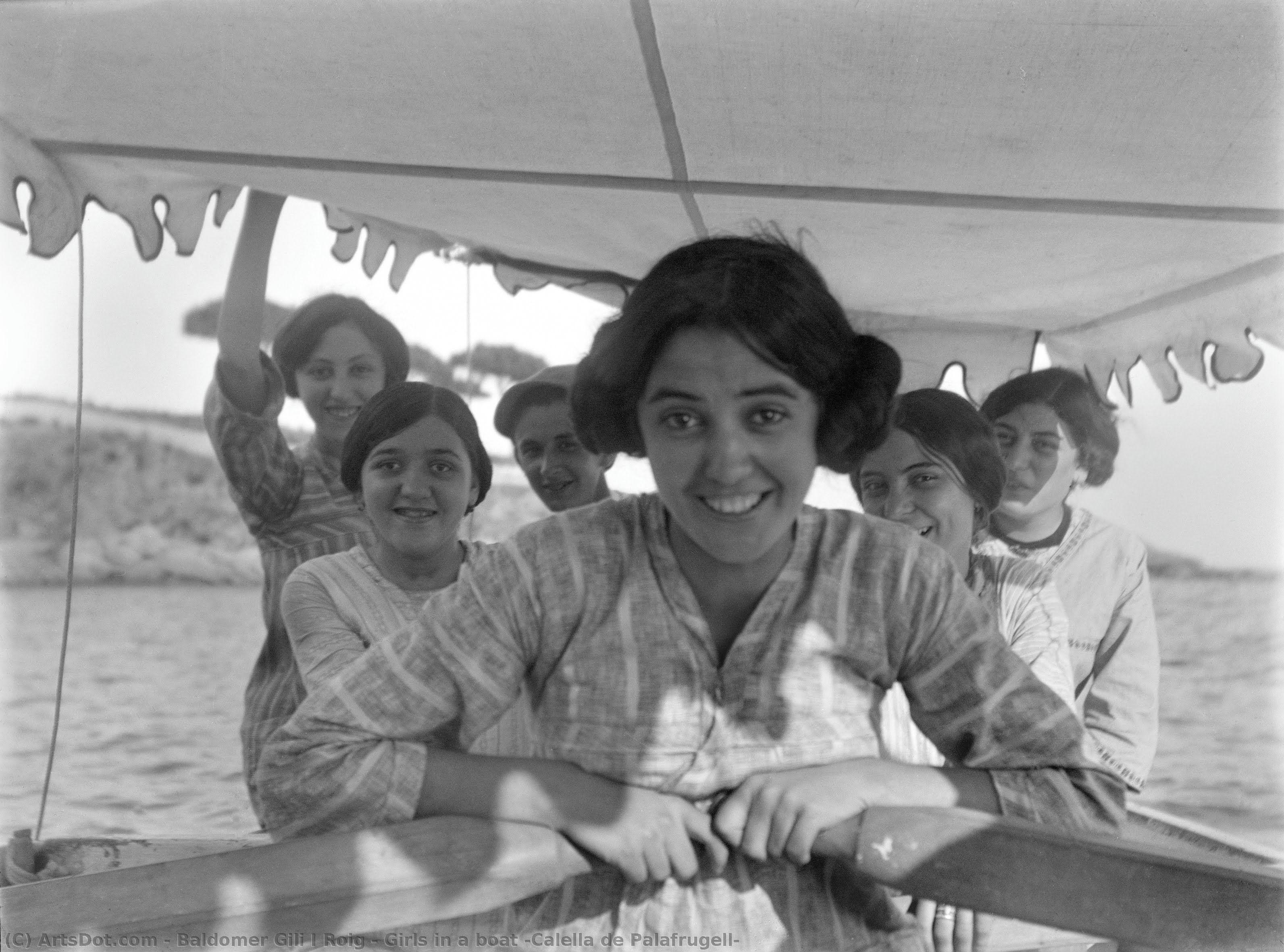 Girls In A Boat (calella De Palafrugell) — Baldomer Gili I Roig