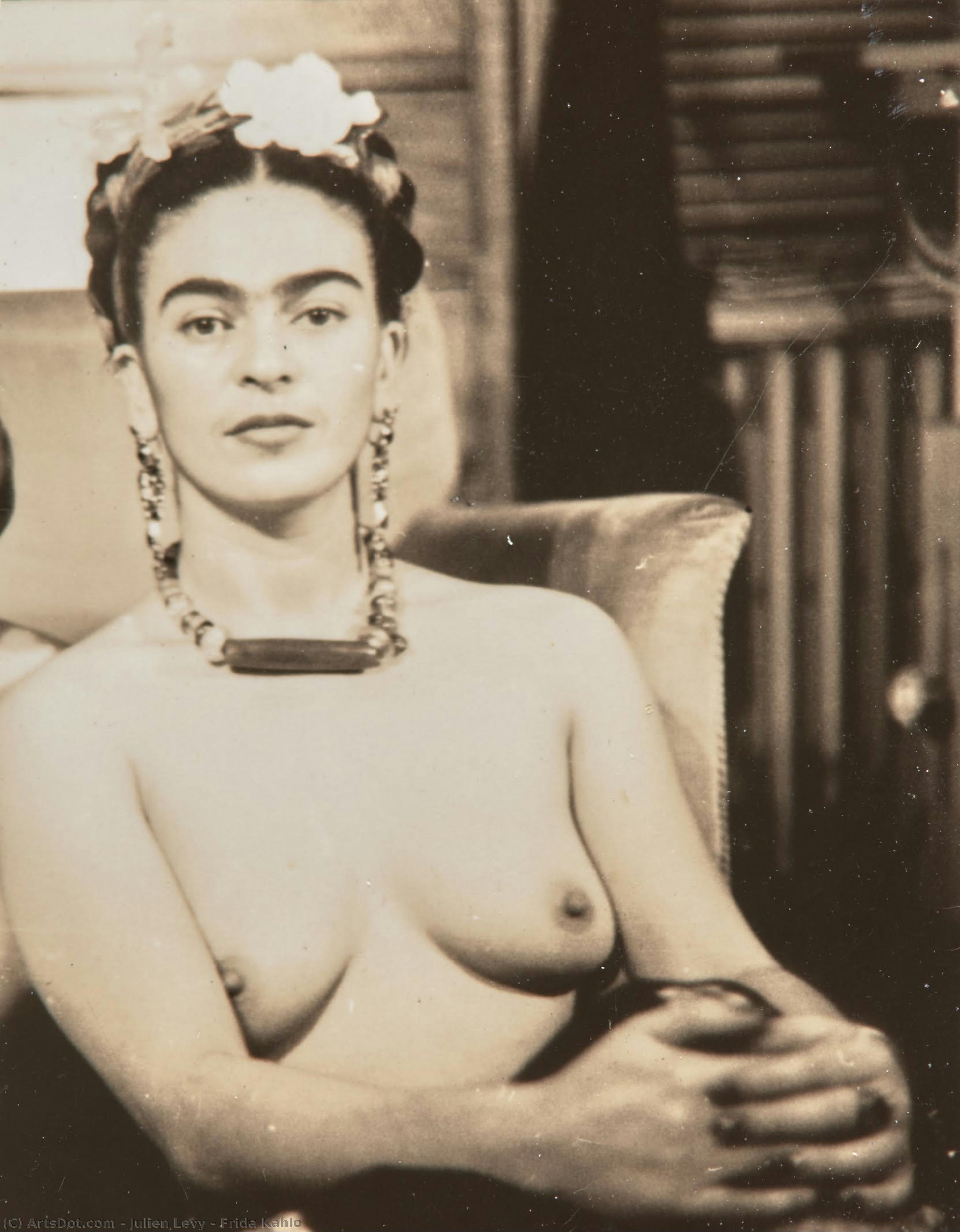 Frida Kahlo — Жюльен Леви