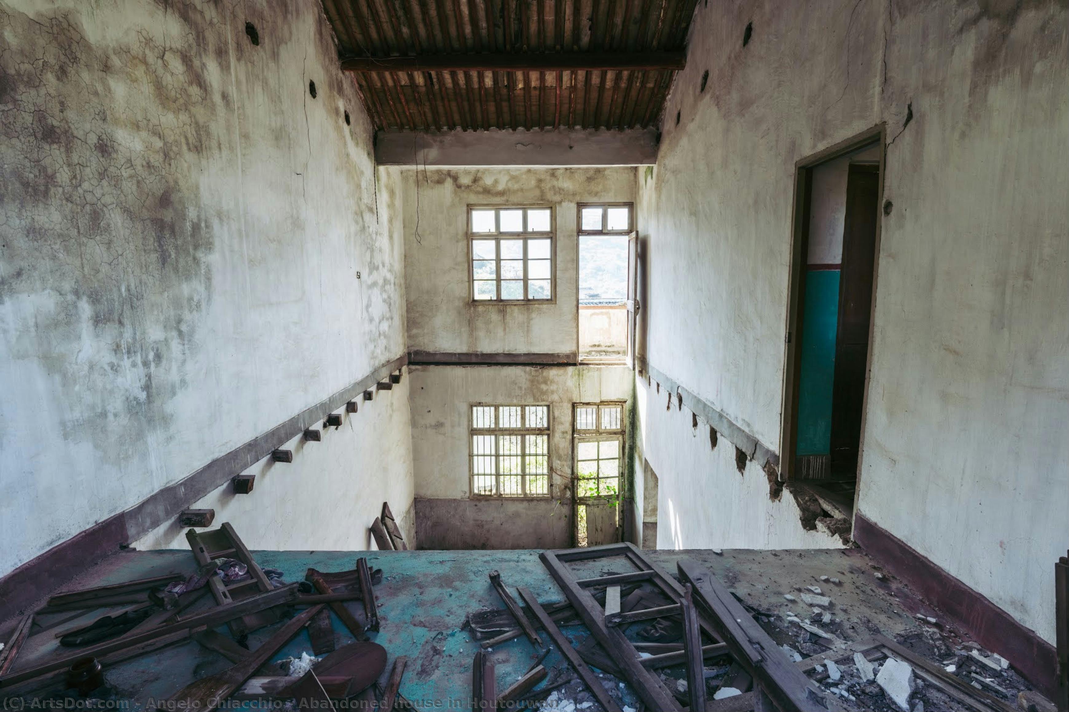 Abandoned House In Houtouwan — Angelo Chiacchio