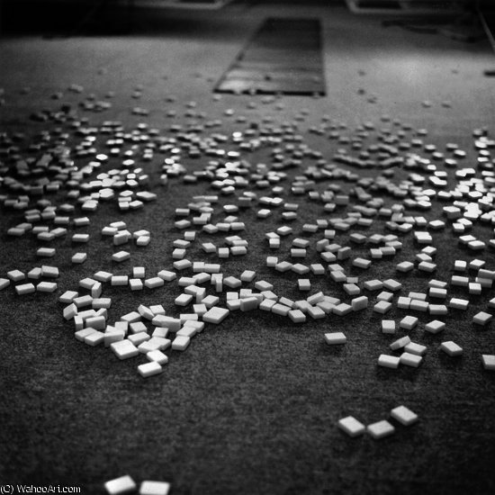 Spill (scatter Piece) — Carl Andre