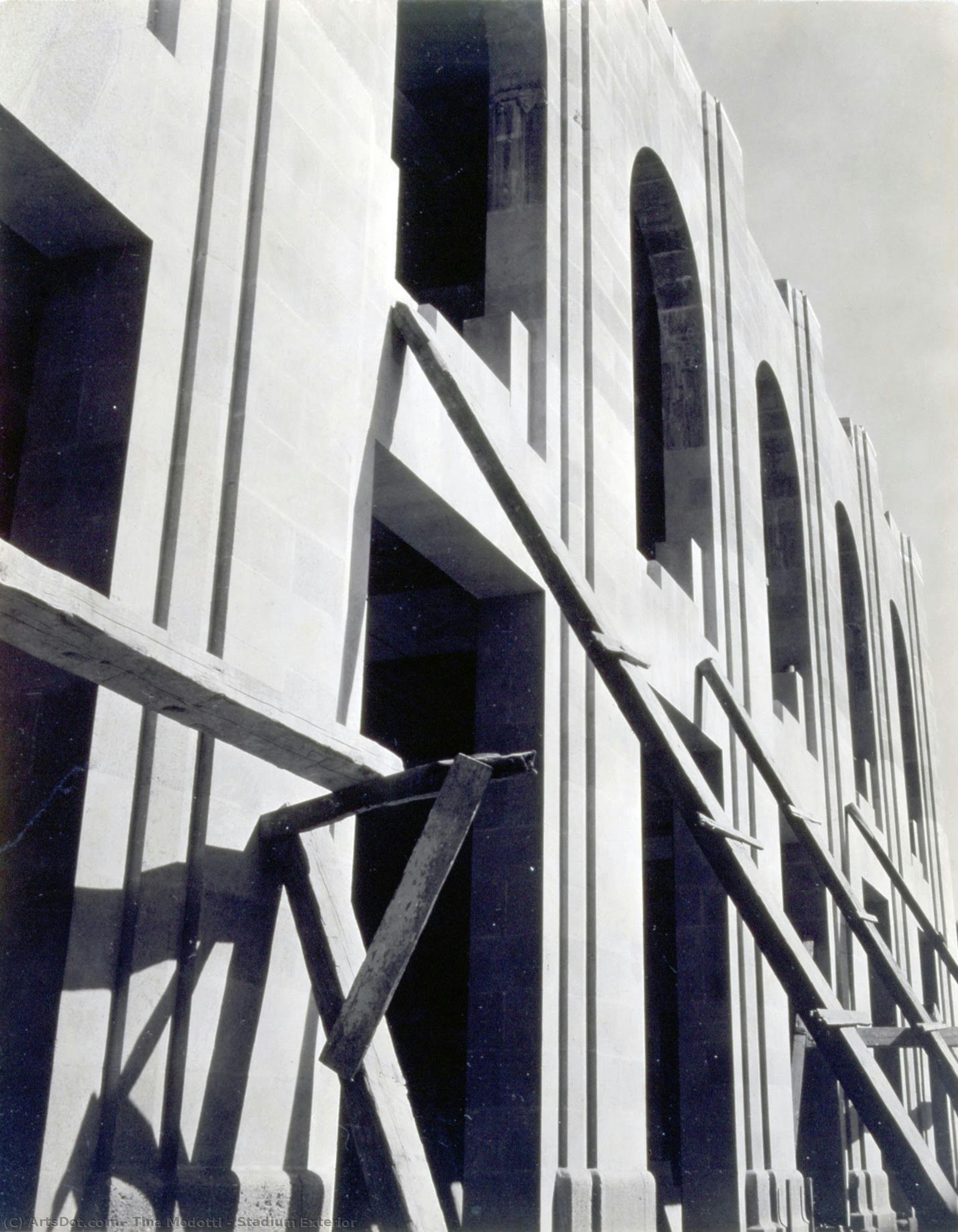 Stadium Exterior — Тина Модотти