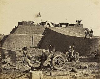 Head Quarter Staff, Pehtang Fort — Felice Beato
