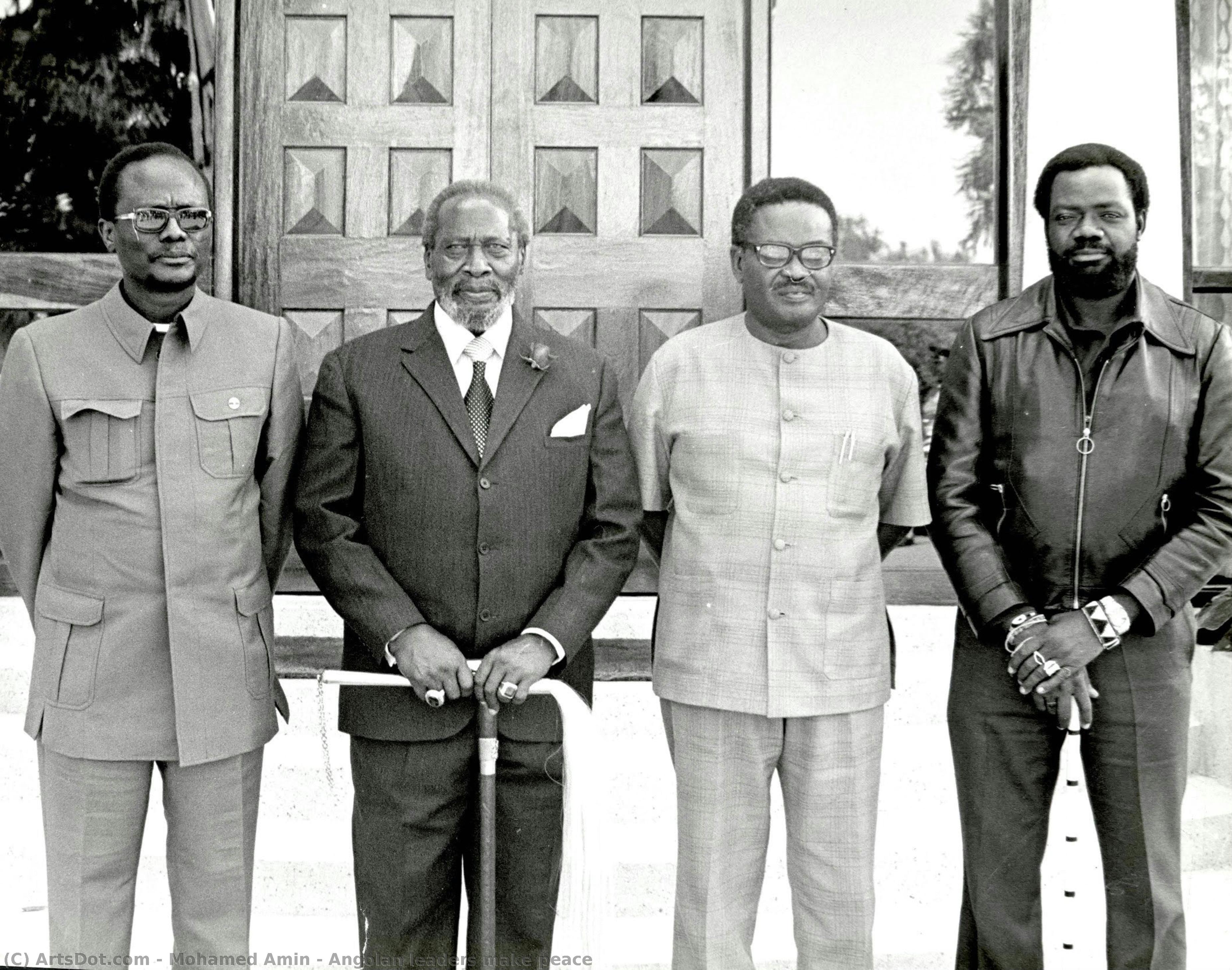 Angolan Leaders Make Peace — Мохамед Амин