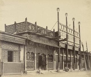 Street And Shops In The Tartar City Of Pekin, October 1860 — Felice Beato