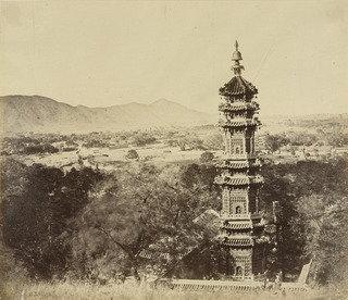 View Of The Summer Palace Yuen Ming Showing The Pagoda Before The Burning, Pekin — Felice Beato