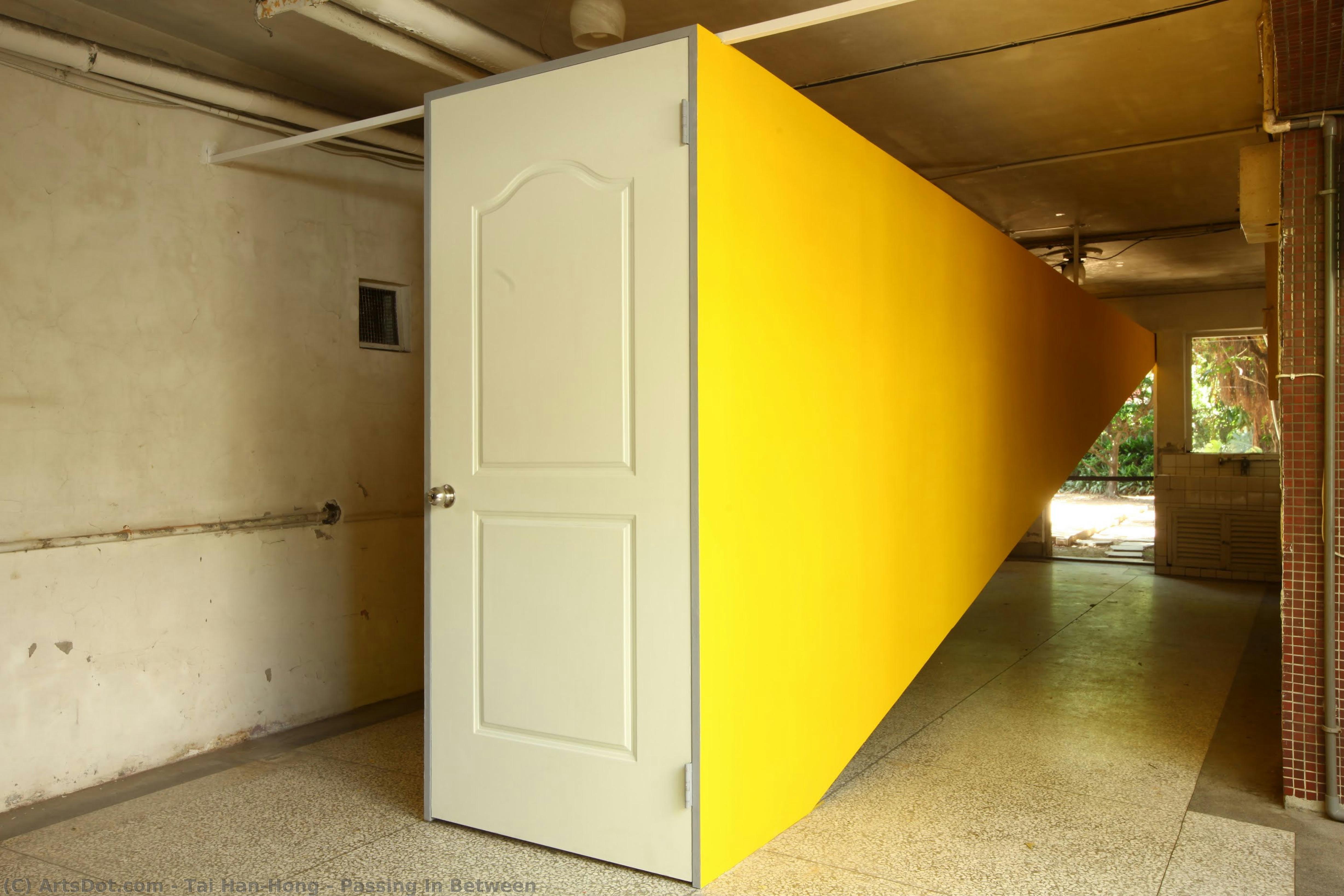 Passing In Between — Tai Han-hong