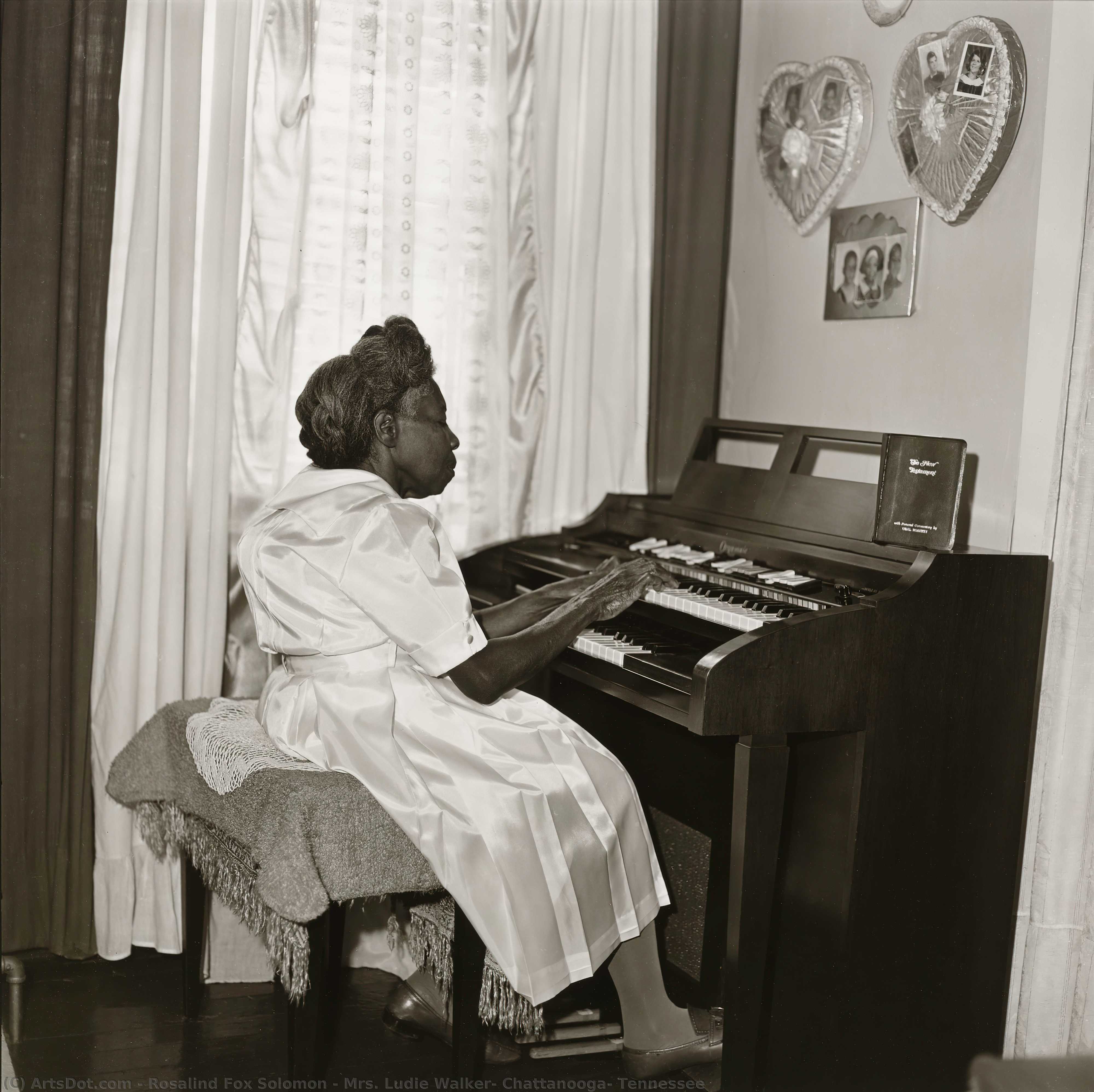Mrs. Ludie Walker, Chattanooga, Tennessee — Rosalind Fox Solomon