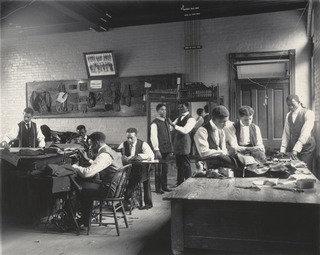 Tailor Boys At Work — Фрэнсис Бенджамин Джонстон