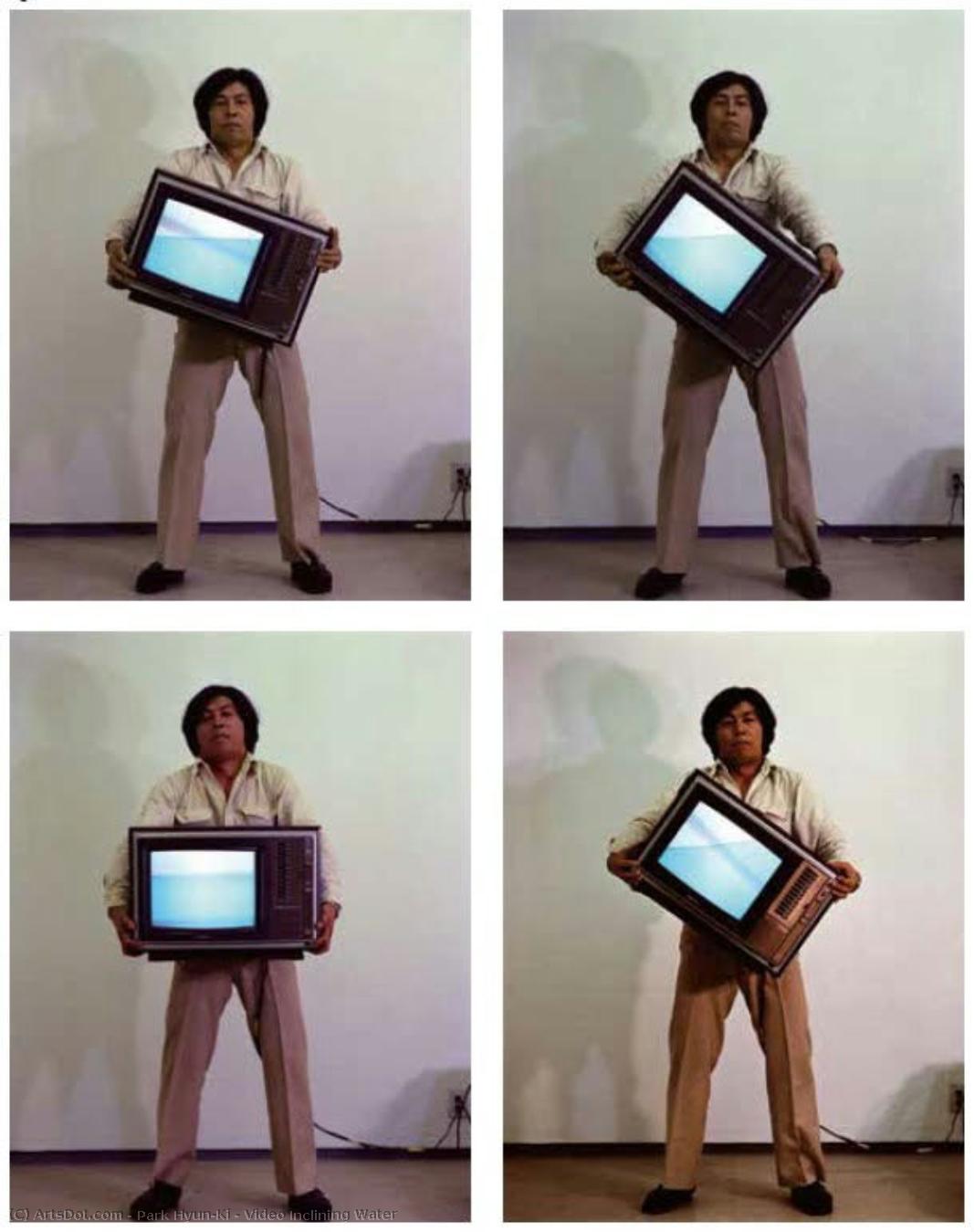 Video Inclining Water — Park Hyun-ki