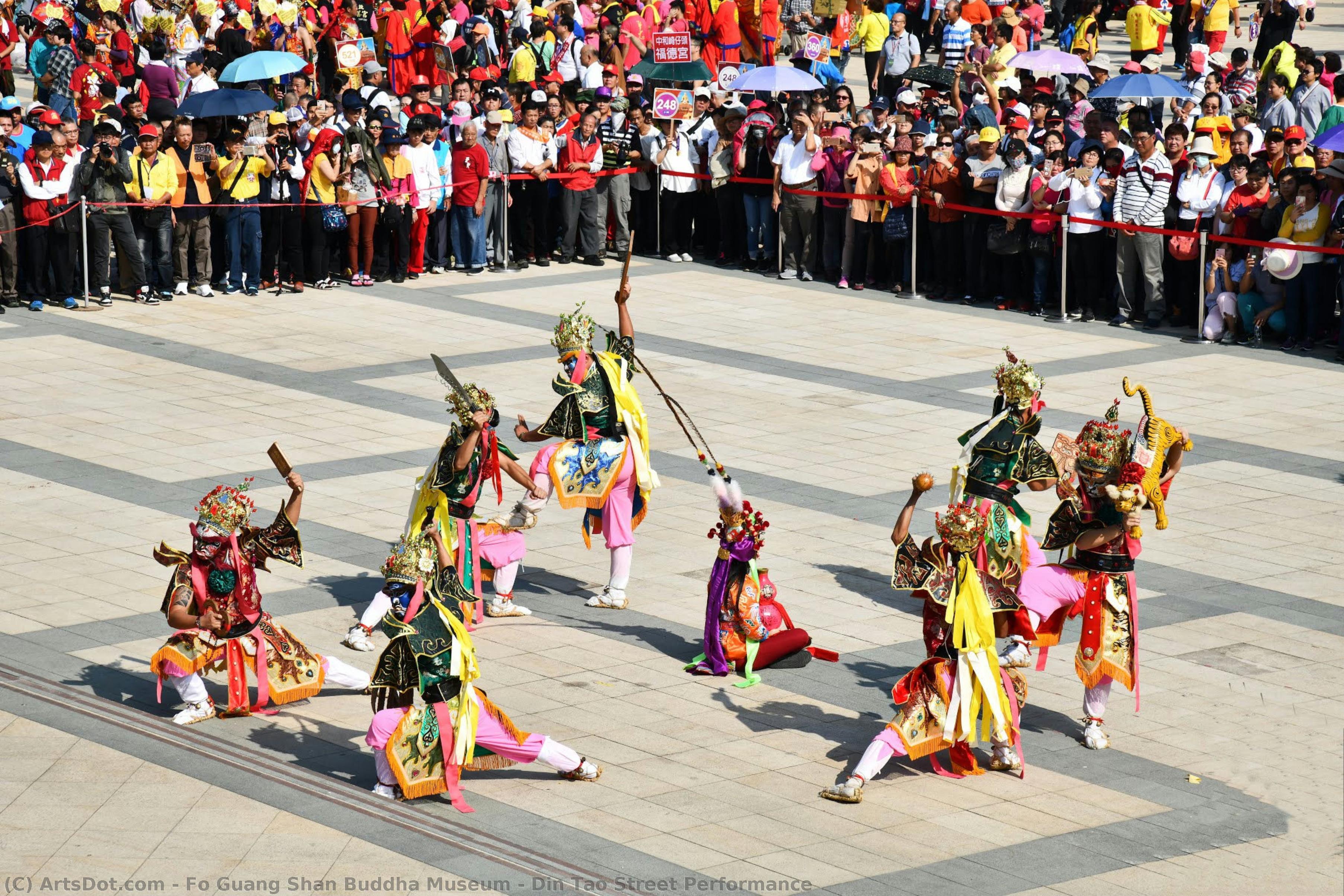 Din Tao Street Performance — Museo Del Buda De Fo Guang Shan