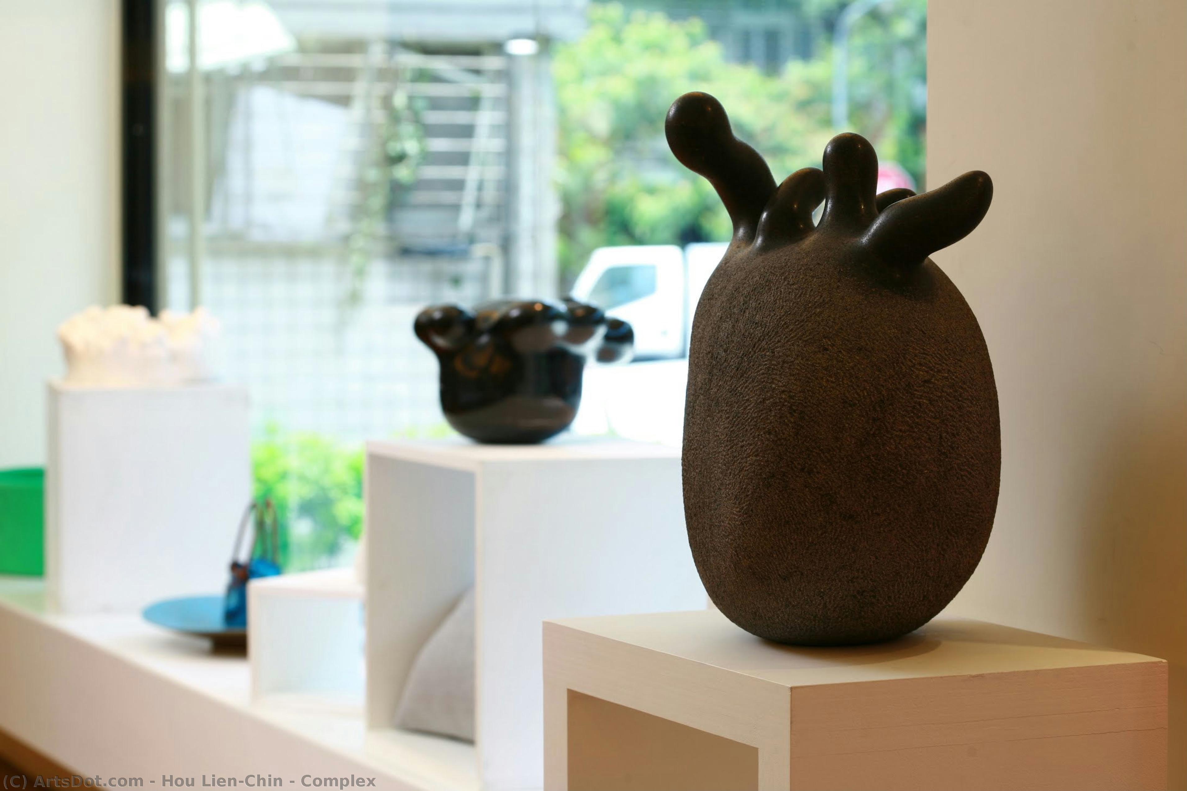 Complex — Hou Lien-chin