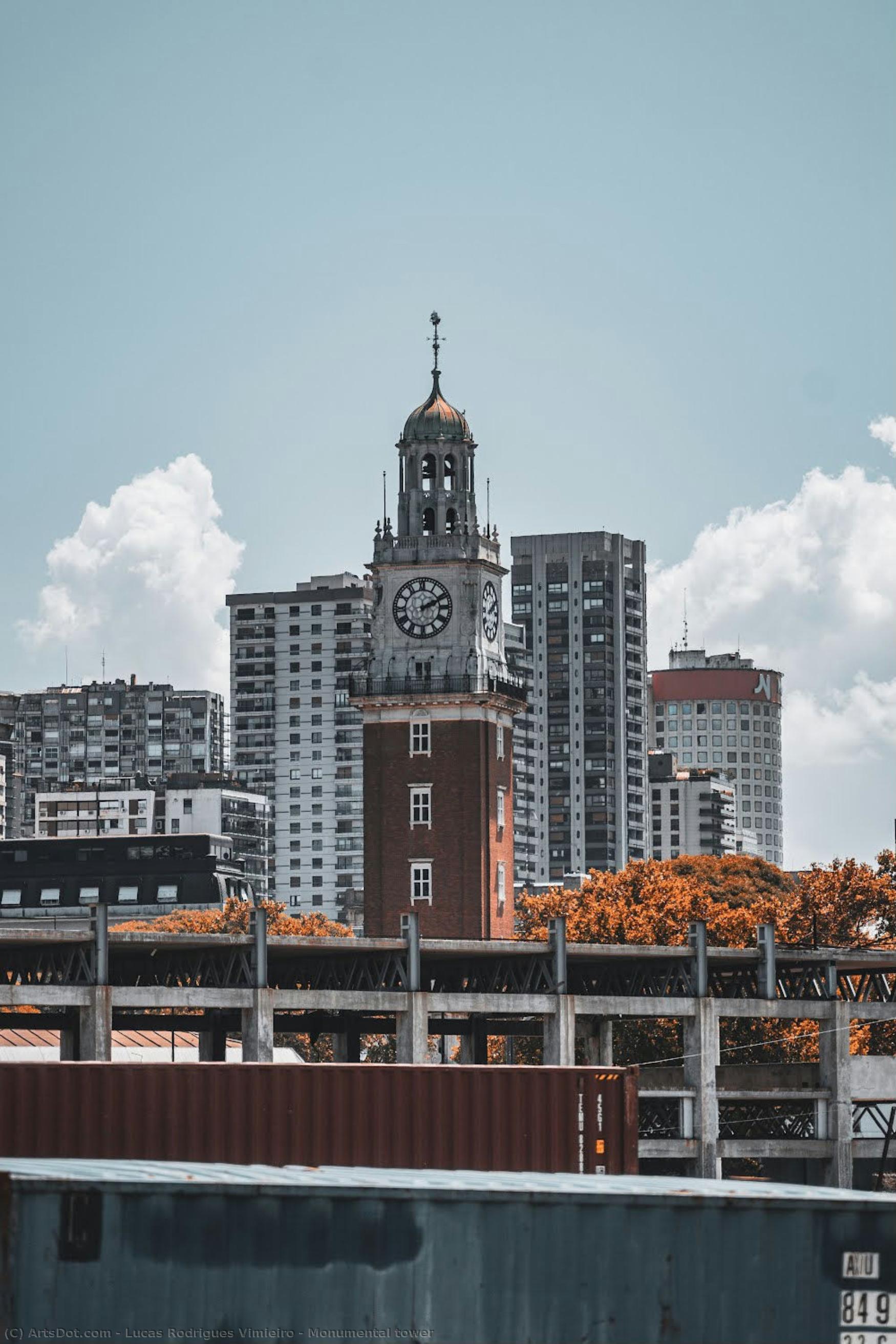 Monumental Tower — Lucas Rodrigues Vimieiro