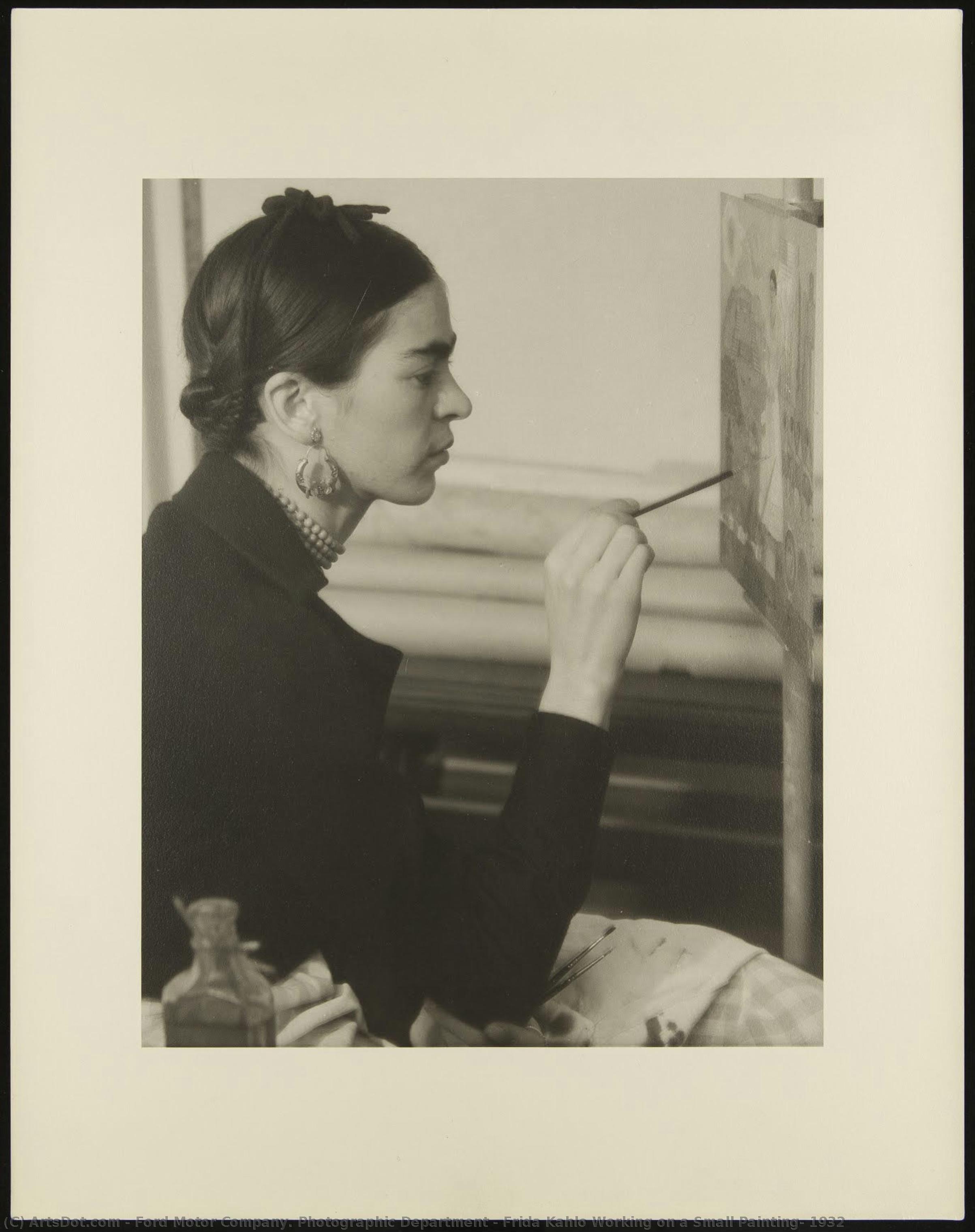 Frida Kahlo Working On A Small Painting, 1932 — Ford Motor Company Fotografenabteilung
