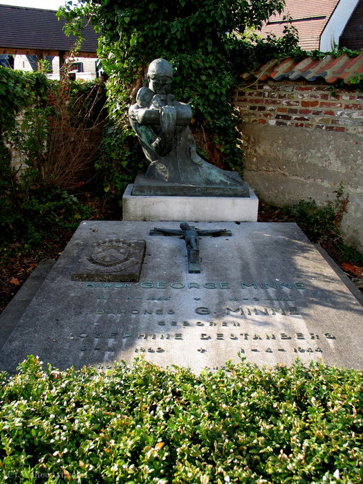 Het Graf Van Georges Minne Op Het Kerkhof Van Sint-martens-latem — George Minne
