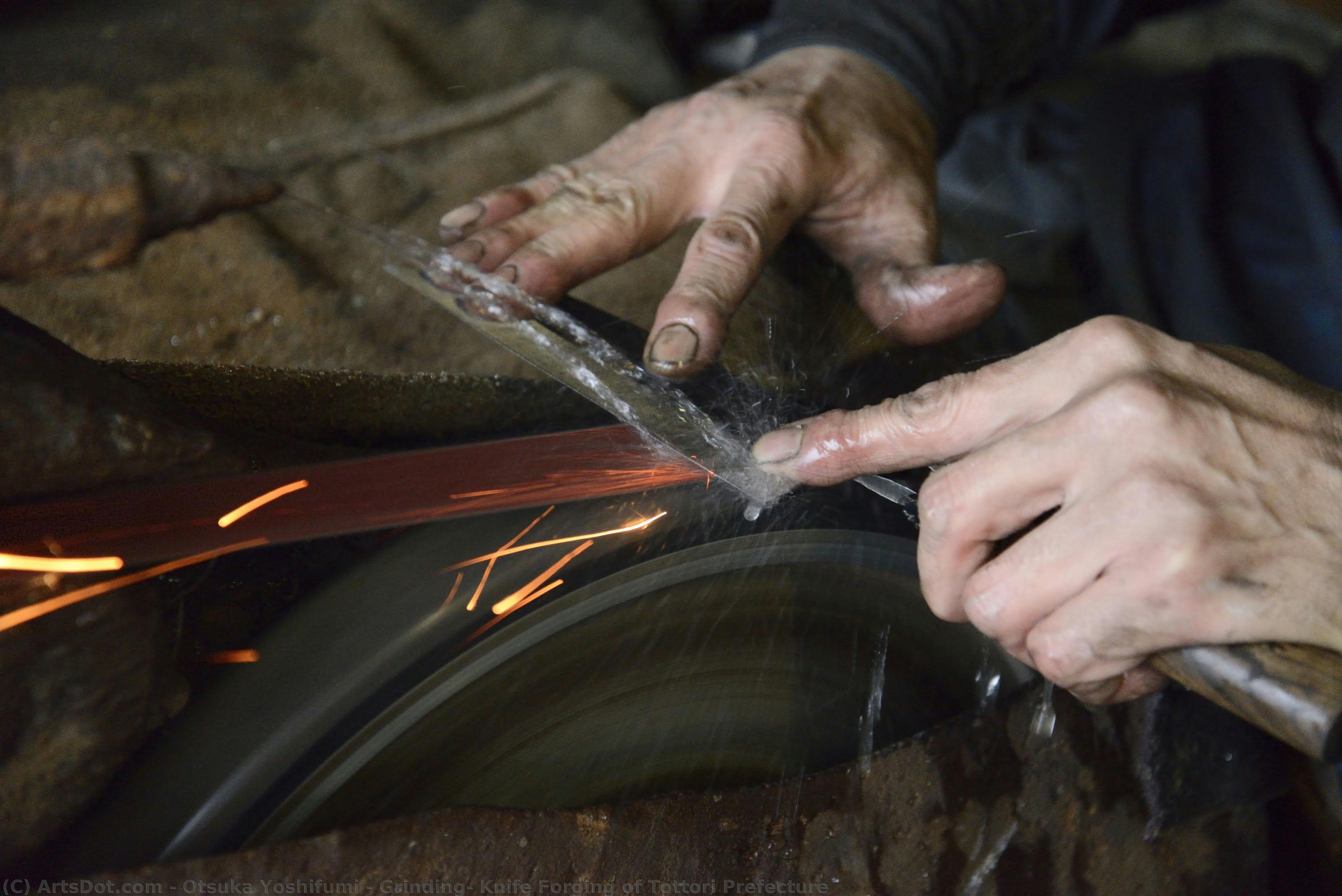 Grinding, Knife Forging Of Tottori Prefecture — Otsuka Yoshifumi