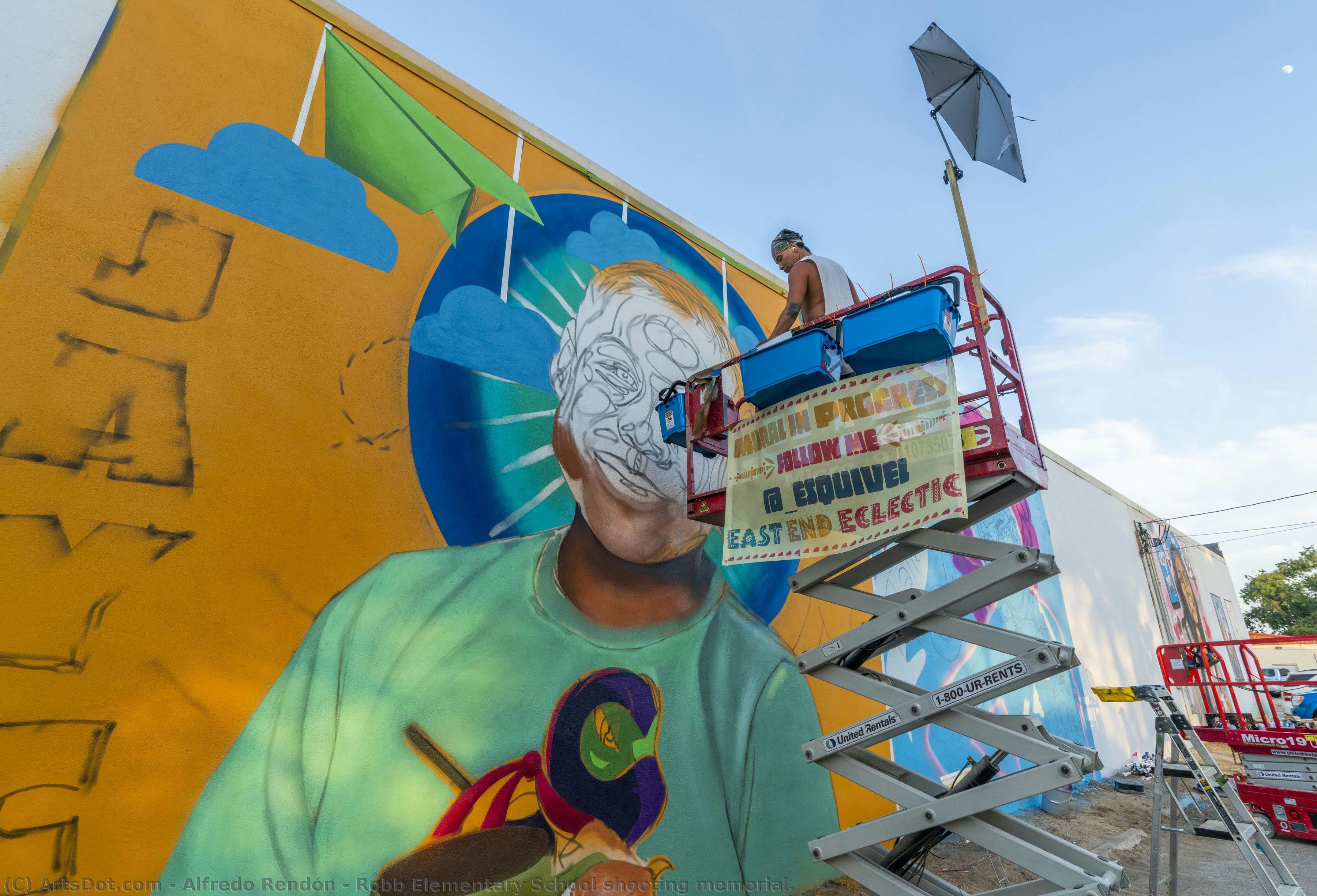 Robb Elementary School Shooting Memorial. — Alfredo Rendón
