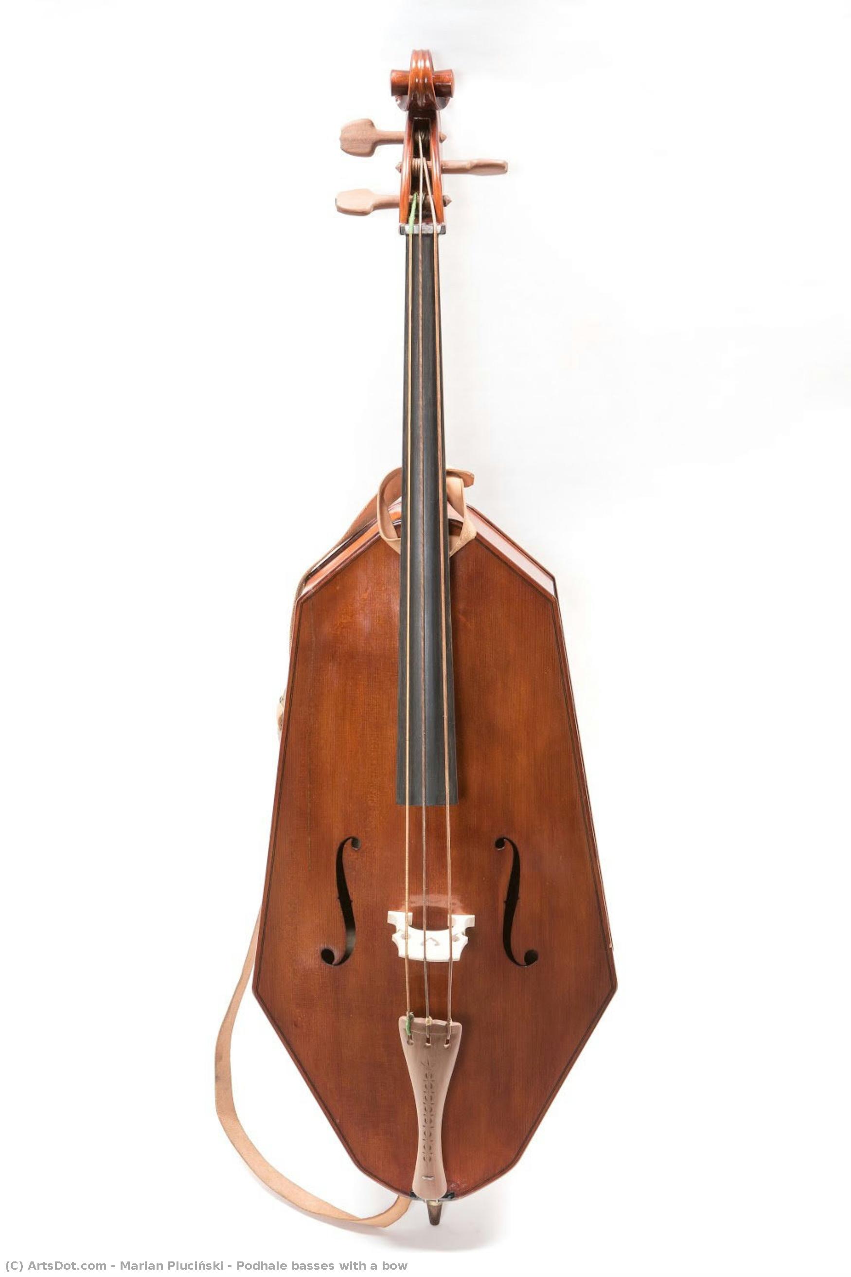 Podhale Basses With A Bow — Marian Pluciński
