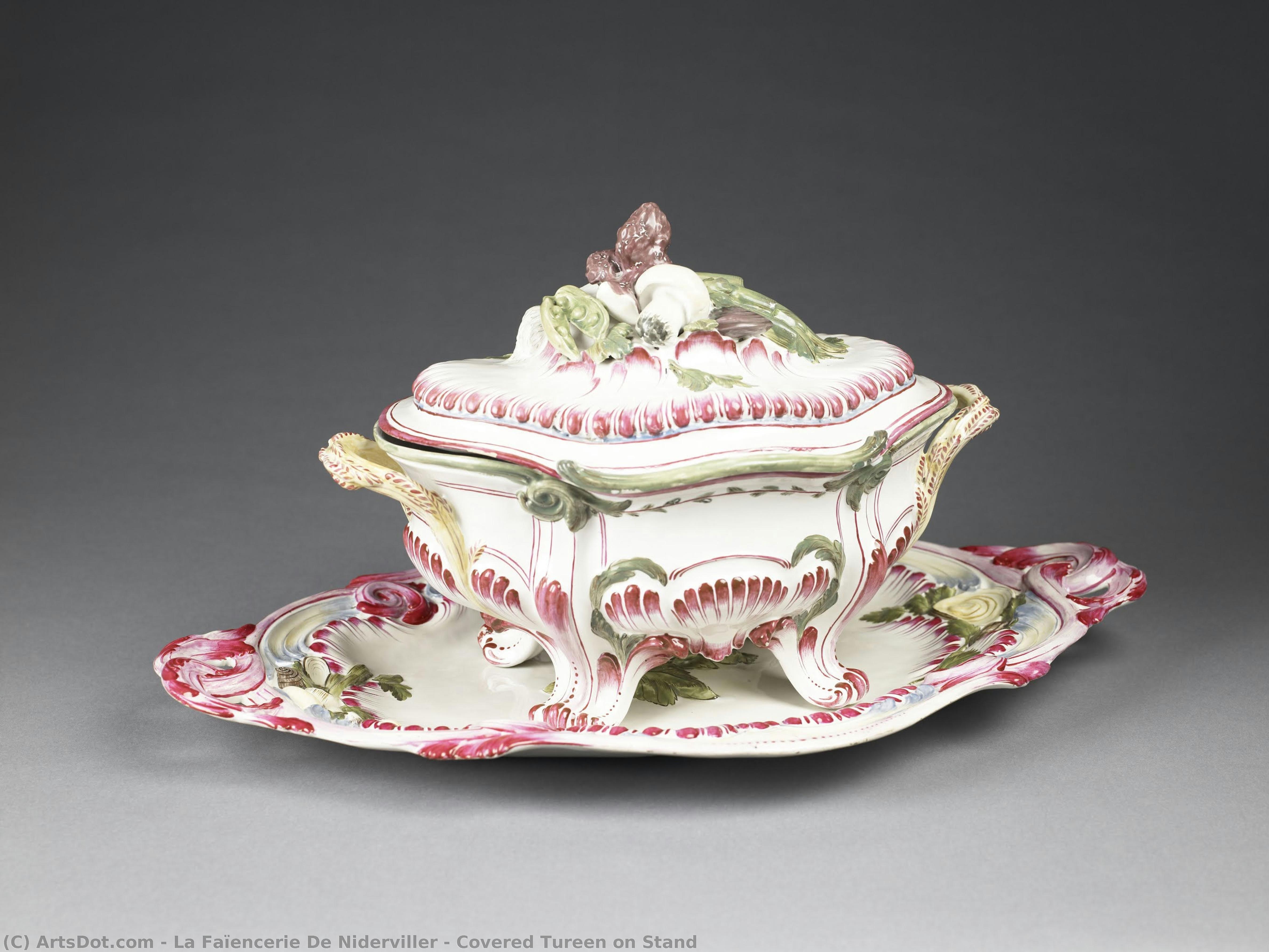 Covered Tureen On Stand — La Faïencerie De Niderviller