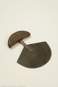 Inuit Female Knife, — Ootnooyuk, Susan