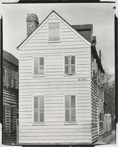 End Of House On Logan Street, Charleston, South Carolina — Walker Evans