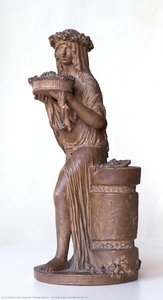 Vestale à la corbeille de fleurs