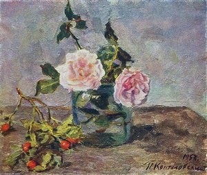 Two Roses And Dogrose Berries — Pyotr Konchalovsky