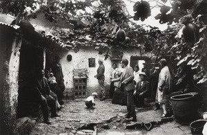 Chicha And Sapo — Martín Chambi