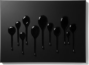 Ritmos de Obsidiana: Un Estudio Monocromático de Fluidez y Gracia Silenciosa de Medianoche