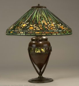 Daffodil table lamp