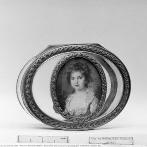 Box with portrait of a young girl with the initials DE