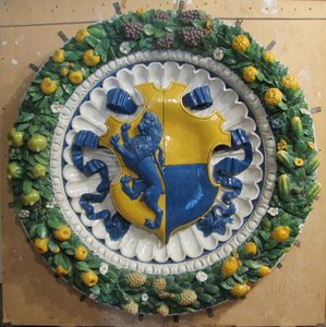 Arms Of Gianfigliazzi Impaling Adimari — Giovanni Della Robbia