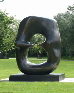 Oval With Points — Henry Moore, Modernism