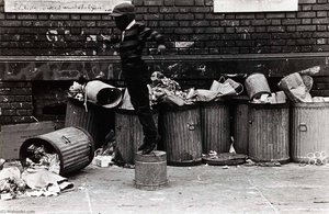 Untitled (standing On A Bucket, Blake Avenue, East New York) — Frank Espada
