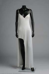 Weiße Geflolte Seidenkleid — Gianni Versace, Italian Glamour Style