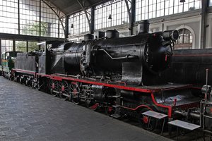 Steam locomotive 240-4001