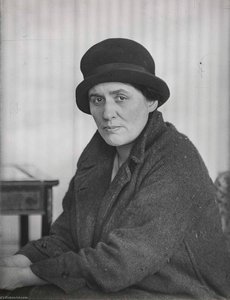 Retrato De Anna Wickham — Berenice Abbott