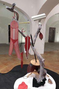 El gran árbol y los tres ex-amantes.