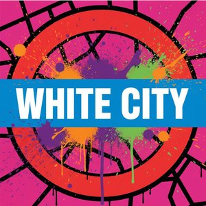 Caos Geométrico Radiante: Una Sinfonía Energética De Color Y Espontaneidad Urbana — Caroline Pelletier