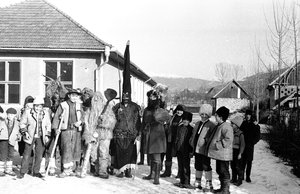 Uncle Piacsek With Dolls — Жозеф Риппле-ронай