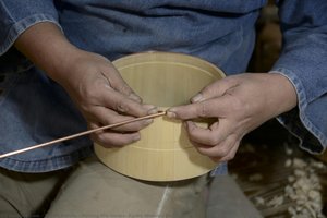 Making the hoops, Kyoto Wooden Pail