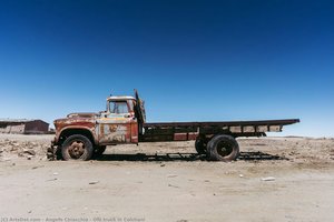 Old truck in Colchani