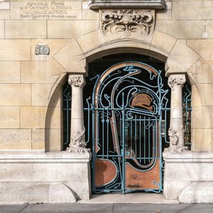 The Castel Béranger On Rue De La Fontaine, Paris France — Hector Guimard, Art Nouveau