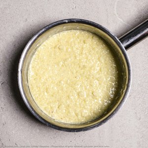 Preparation of ante (almond, coconut, and rice cake)