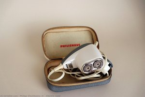 Electric Razor — Philips Vinckboons (ii)