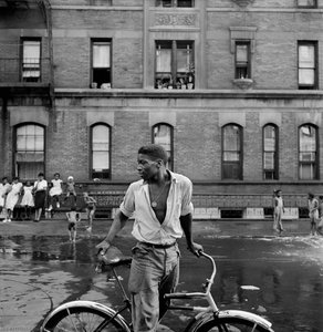 Untitled, Harlem, New York — Gordon Parks, Social Realism