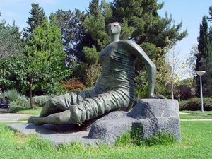 Draped Seated Figure — Henry Moore