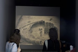 Nach Dem Licht Der Sonne Habe Ich Nur Den Boden Entdeckt — Runo Lagomarsino