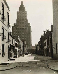 Macdougal Alley, Between 8th Street And Washington Sq. North — Berenis Abot