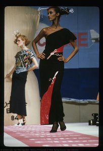 Runway Photograph Of Chloé, Spring/summer 1984 Collection — Karl Otto Lagerfeld